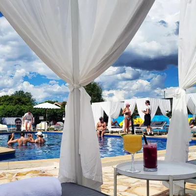 The Oriana Orange - Retro Hotel & Resort Hotels near Orange Station