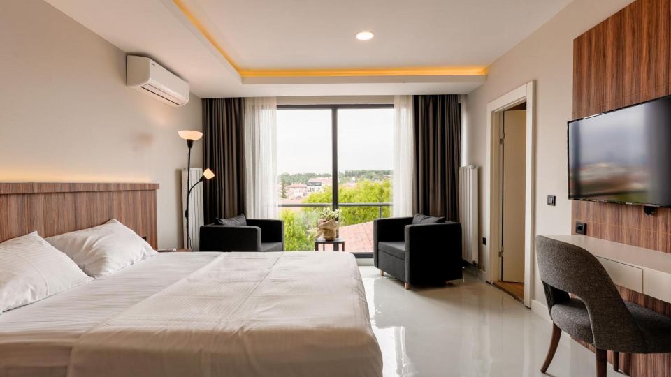 Joyful Hotel By Gnl