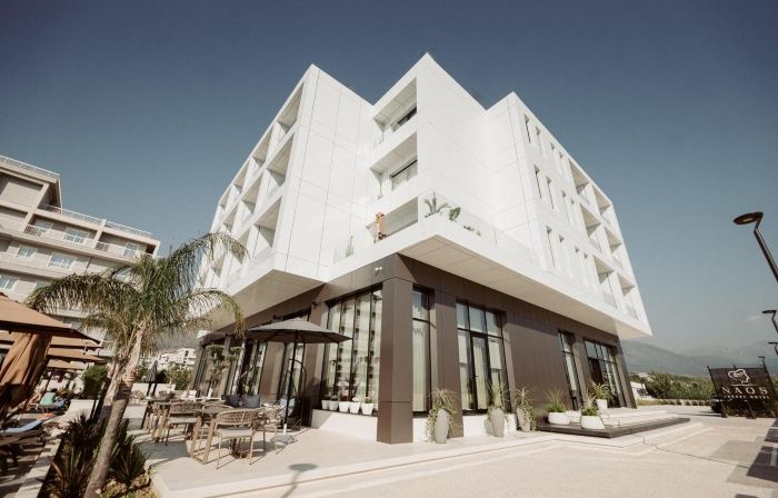 Naos Luxury Hotel