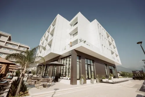Naos Luxury Hotel