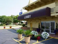 Virginia Inn Hotels in Lawrence