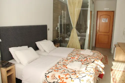 Alexiou Hotel
