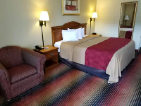 FairBridge Inn Express Natchez Hotels in Adams County