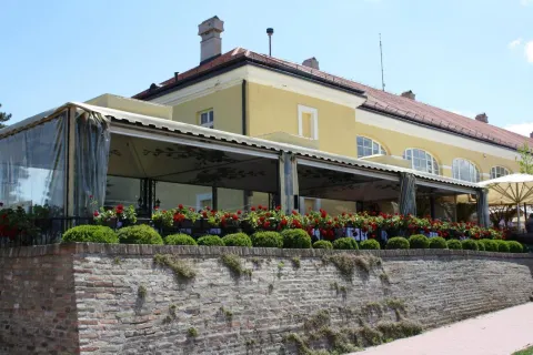 Garni Hotel Leopold I