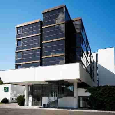 クオリティ ホテル エントリー Hotel Exterior