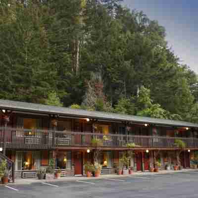 The Occidental Lodge Hotel Exterior