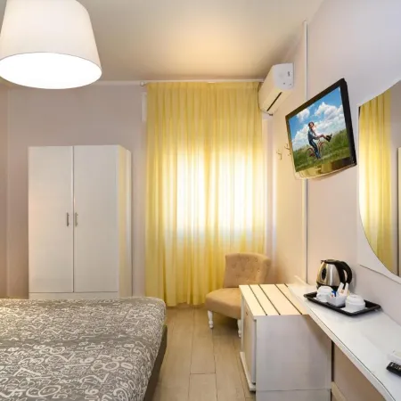 City Hotel