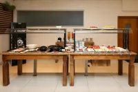 Hotel Amsterdam Montes Claros - breakfast