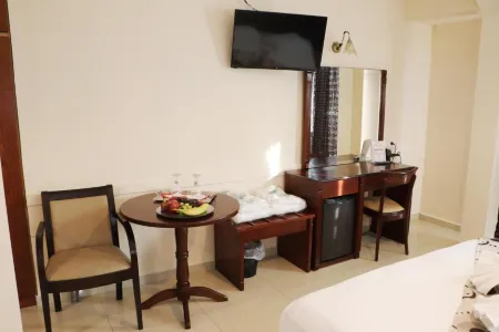 Hotel Kosta Famissi