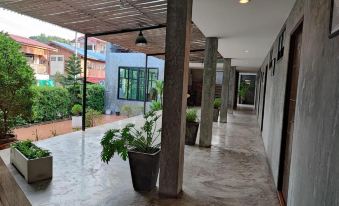 Come Moon Loft Hotel