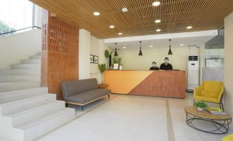 Travelbee Airport Inn