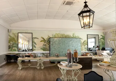 Parade Hotel Отели рядом с достопримечательностью «Moses Mabhida Stadium»