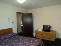 Oasis Motel by the Falls