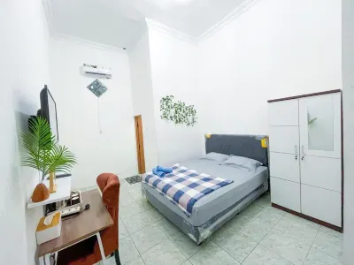 Griya Kinari Syari'ah Hotels in Kota
