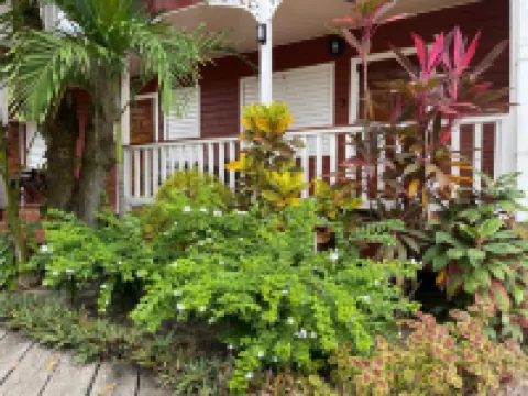 Alux House Hotels in Placencia