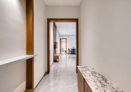 J Square Inn Отели рядом с достопримечательностью «Codissia Trade Fair Complex»