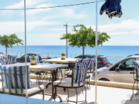 愛琴海藍色海灘酒店 = 新卡利克拉蒂業酒店