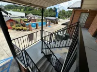 Royal Inn - Anniston