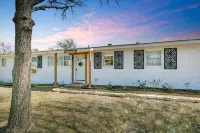 Hermes Ranch House with Hot Tub - 4 mi to Fred Hotels in Gillespie County