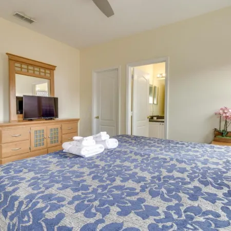 Lanai & Pool: Spacious Villa Near Disney!