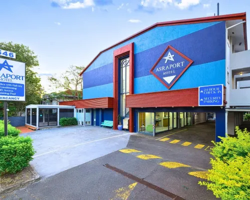 Asraport Motel Hotels near Clayfield