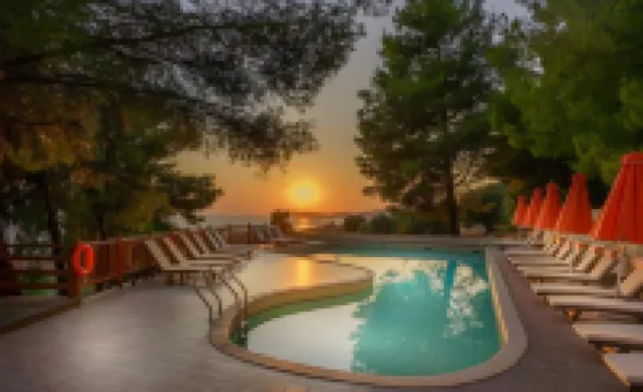 Rahoni Cronwell Hotel by Diomedes Group