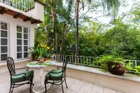 Garlands Del Rio Hotels in 