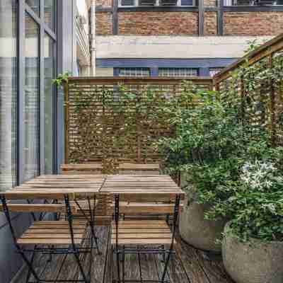 Elegant Triplex with Terrace & AC - Perfect for 6 Guests Hotel Exterior