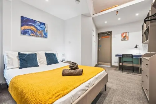 Stylish City-Centre Stay in Leicester Market St - Condos