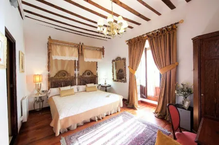 Hotel Boutique Nueve Leyendas Отели в г. Убеда