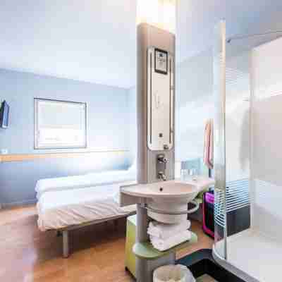 ibis budget Amberieu en Bugey/Chateau Gaillard A42 Rooms