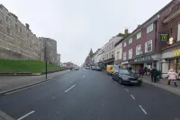 Central Windsor Apartment Facing the Castle
