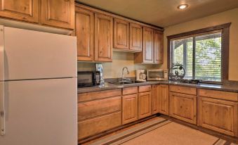 Secluded Sterling Abode Near Palisade State Park!