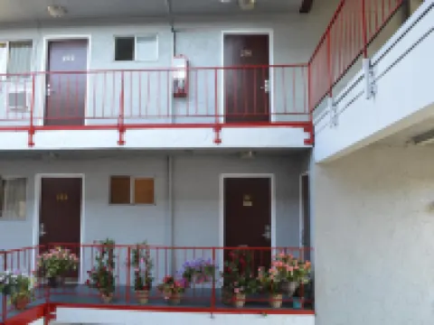 Glass Slipper Inn - Stanford Palo Alto Hotels in Palo Alto