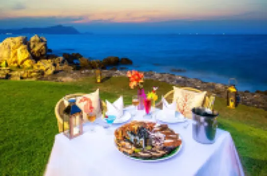 โรงแรมซันเซ็ท วิลเลจ บีช รีสอร์ท