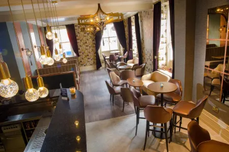 The Royal Station Hotel Отели в г. Carnforth