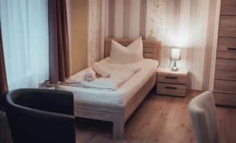 Gasthof Und Hotel Roter Hirsch