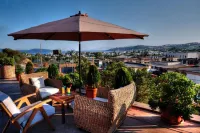Lvzz Hotel