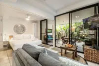 Julians Apartments - Apartments