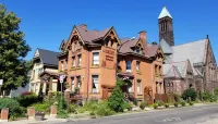 Buffalo Harmony House Hotels in Buffalo