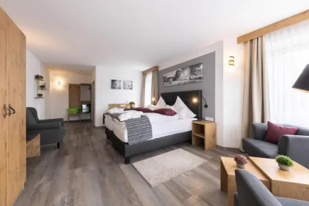 Hotel Tanneck Отели в г. Бад-Вёрисхофен