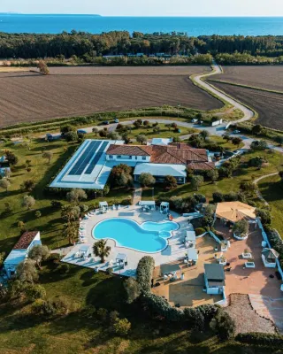 Hotel Gran Torre PHG Hotels near Stagno di Sale de Porcus