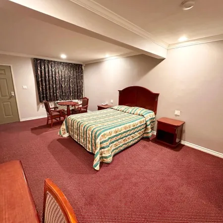 Tropic West Motel