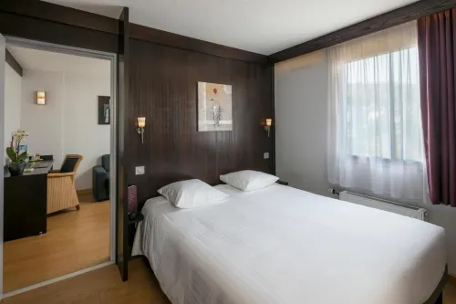 Cottage Logis Hôtel - Restaurant - parking