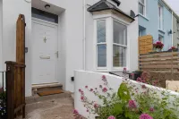 Penalun House - Beautiful Sea Views