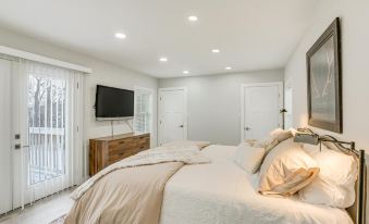 Bright and Modern Home 2 Mi to Presque Isle Airport