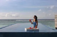 LUX* South Ari Atoll - Pools