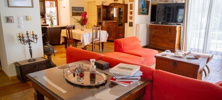 A Luxury Traditional Seafront Villa with amazing ambience and view in 15acre Olive Groove Hotel a Mitilene