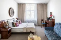 Old Time Hotel
