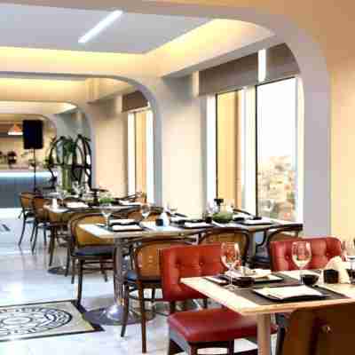 Kuwait Continental Hotel Dining/Meeting Rooms
